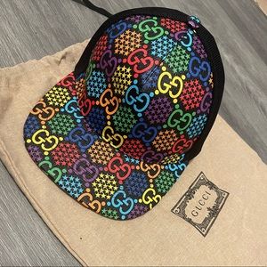 Gucci GG supreme psychedelic Monogram hat- adjustable strap. 100% authentic